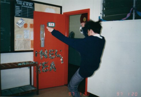 insideschool1.jpg (25567 bytes)